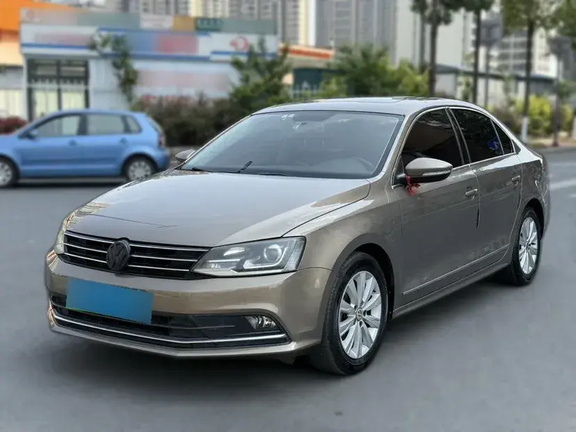 2016 Volkswagen Sagitar 1.4T 131HP L4 7DCT