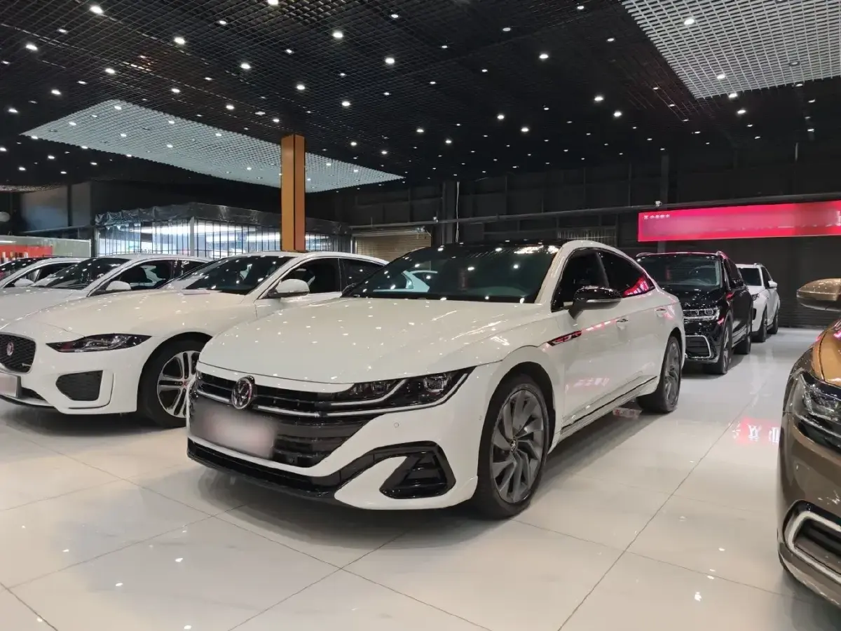 2024 Volkswagen CC 2.0T 220HP L4 7DCT