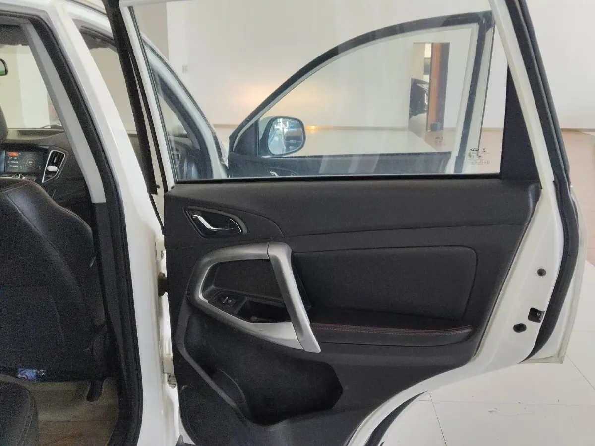 2015 Chery Tiggo 5 1.5T 152HP L4 5MT,autocango,china used car exporter,china ev exporter,chinese used car exporter,chinese used ev exporter