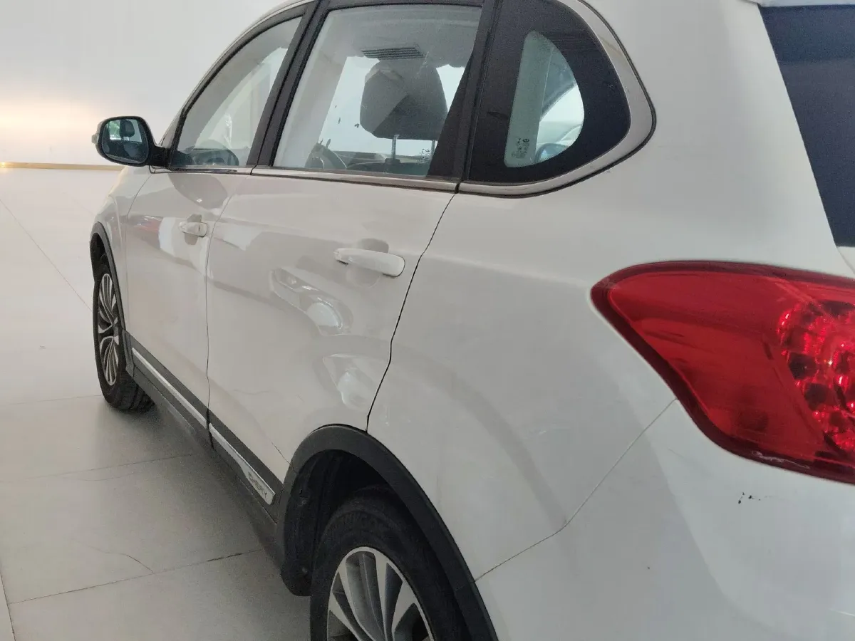 2015 Chery Tiggo 5 1.5T 152HP L4 5MT,autocango,china used car exporter,china ev exporter,chinese used car exporter,chinese used ev exporter