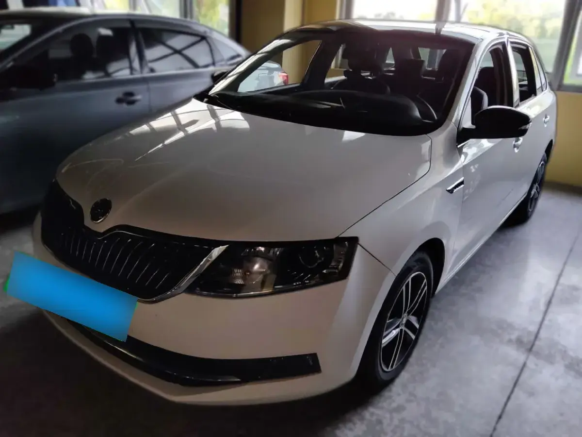 2018 Skoda Rapid Spaceback 1.6L 110HP L4 6AT