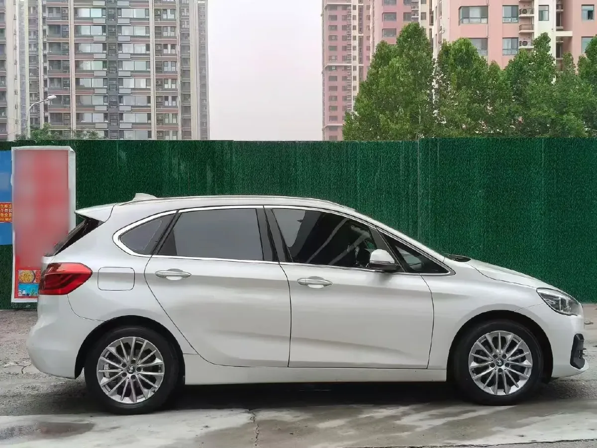 2018 BMW 2 Series Wagon 1.5T 136HP L3 6AT,autocango,china used car exporter,china ev exporter,chinese used car exporter,chinese used ev exporter