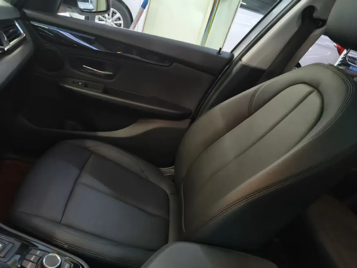 2018 BMW 2 Series Wagon 1.5T 136HP L3 6AT,autocango,china used car exporter,china ev exporter,chinese used car exporter,chinese used ev exporter