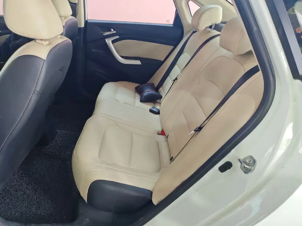 2016 ChangAn Alsvin V7 1.6L 124HP L4 4AT,autocango,china used car exporter,china ev exporter,chinese used car exporter,chinese used ev exporter