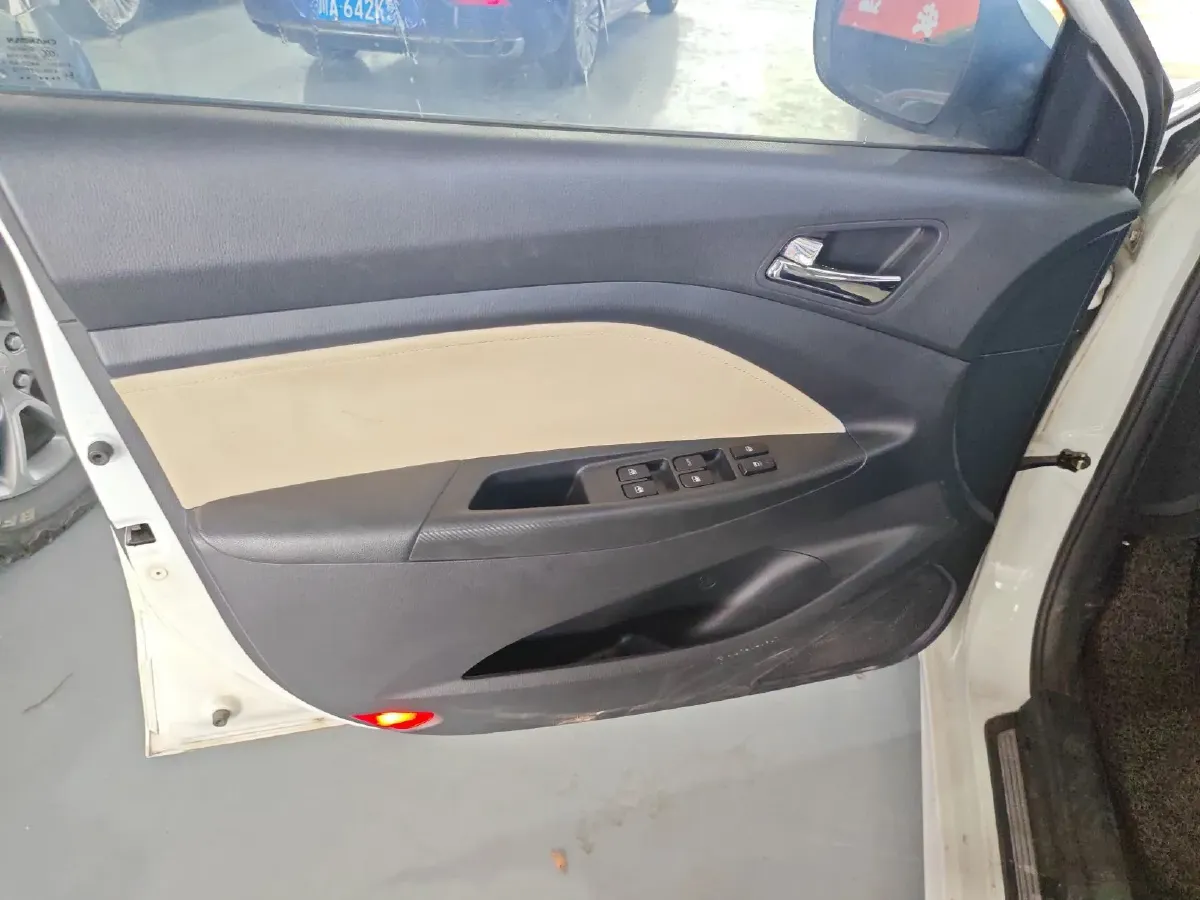 2016 ChangAn Alsvin V7 1.6L 124HP L4 4AT,autocango,china used car exporter,china ev exporter,chinese used car exporter,chinese used ev exporter