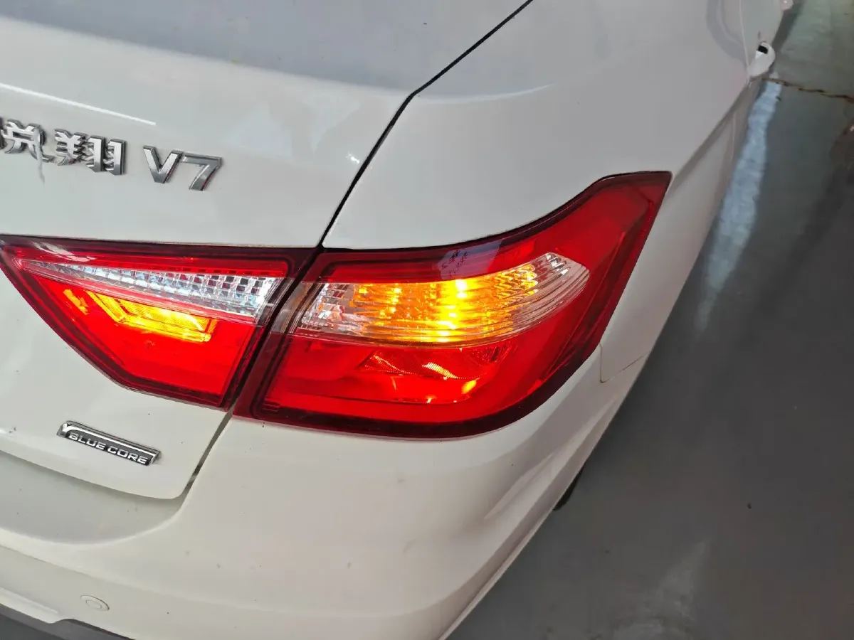 2016 ChangAn Alsvin V7 1.6L 124HP L4 4AT,autocango,china used car exporter,china ev exporter,chinese used car exporter,chinese used ev exporter