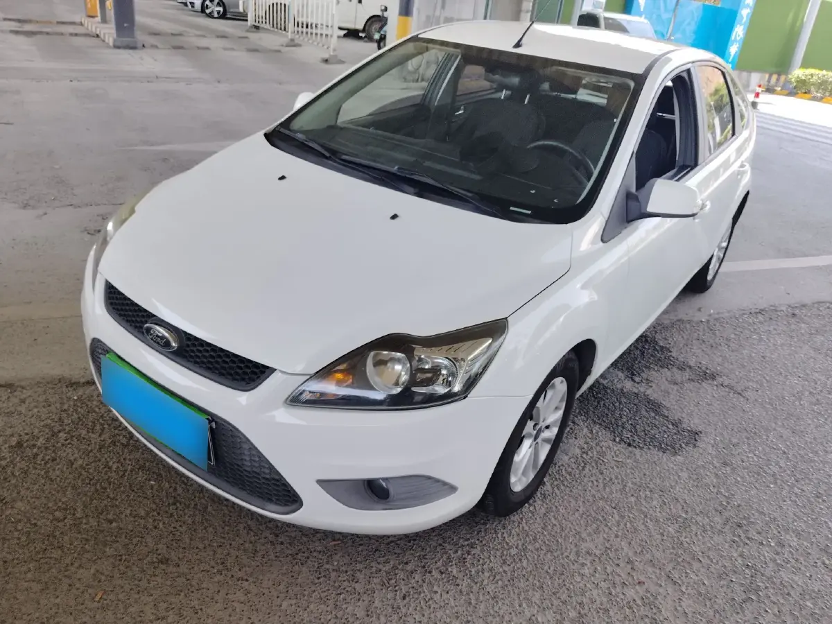 2013 Ford Focus 1.8L 124HP L4 4AT
