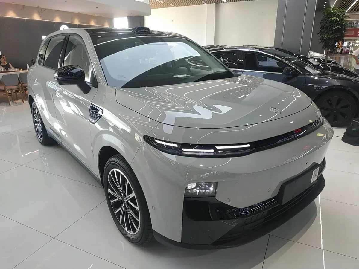 2025 Leapmotor B10 BEV 56.2KWH,autocango,china used car exporter,china ev exporter,chinese used car exporter,chinese used ev exporter