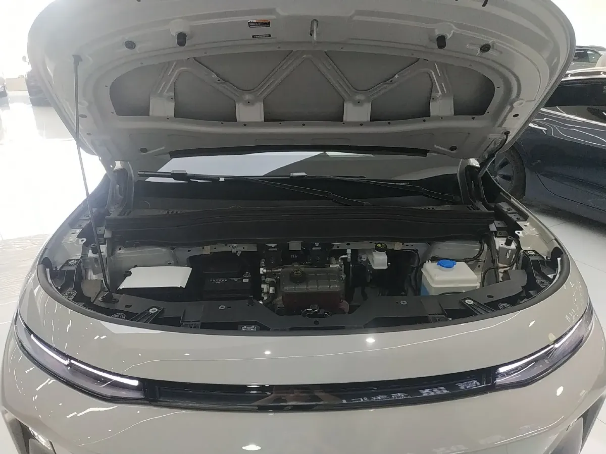 2025 Leapmotor B10 BEV 56.2KWH,autocango,china used car exporter,china ev exporter,chinese used car exporter,chinese used ev exporter