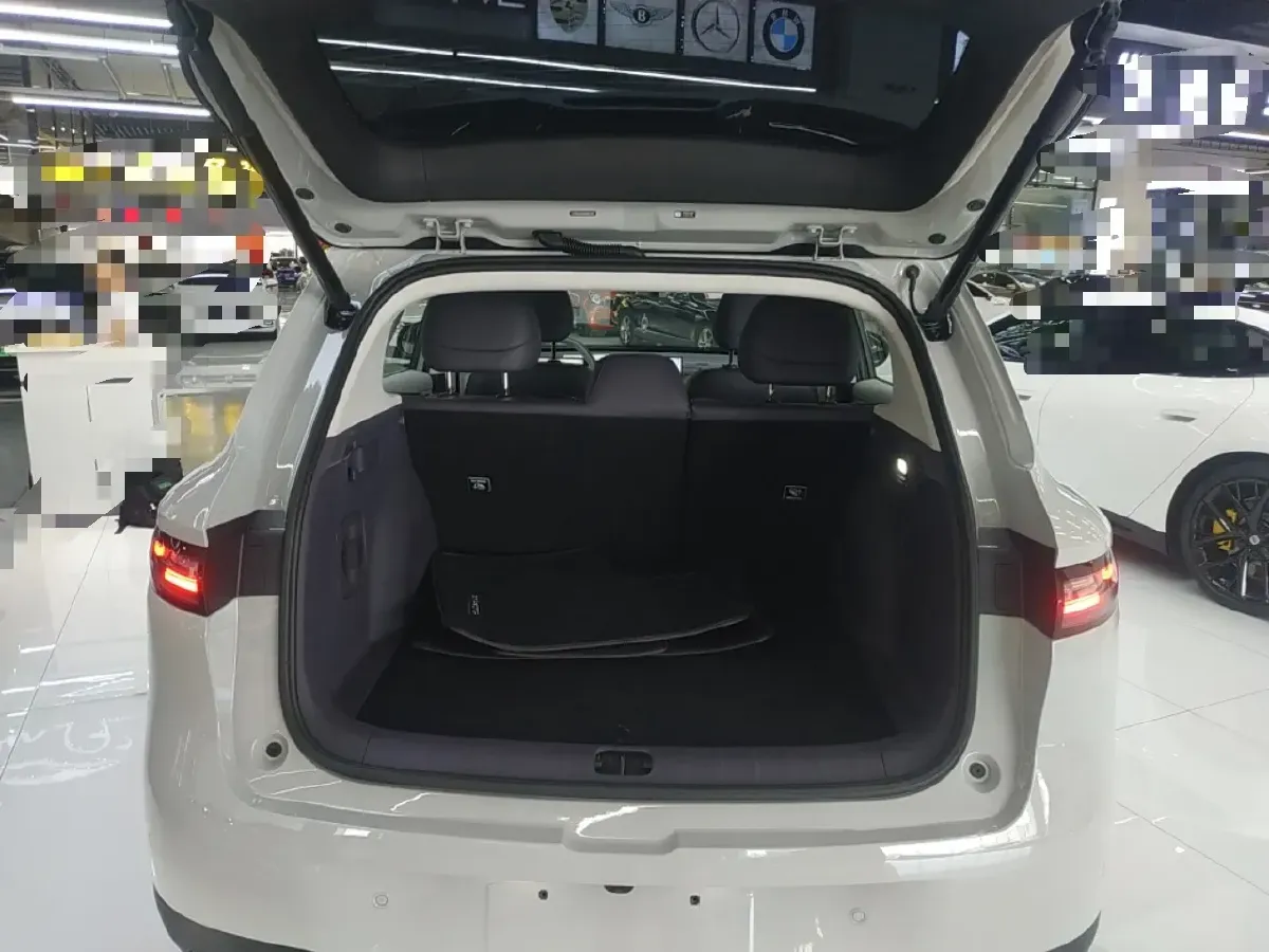 2025 Leapmotor B10 BEV 56.2KWH,autocango,china used car exporter,china ev exporter,chinese used car exporter,chinese used ev exporter