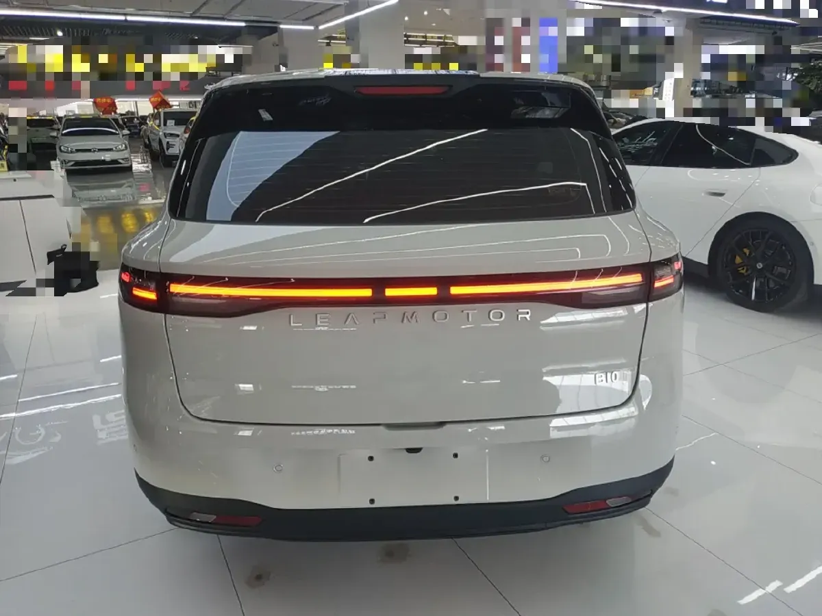 2025 Leapmotor B10 BEV 56.2KWH,autocango,china used car exporter,china ev exporter,chinese used car exporter,chinese used ev exporter