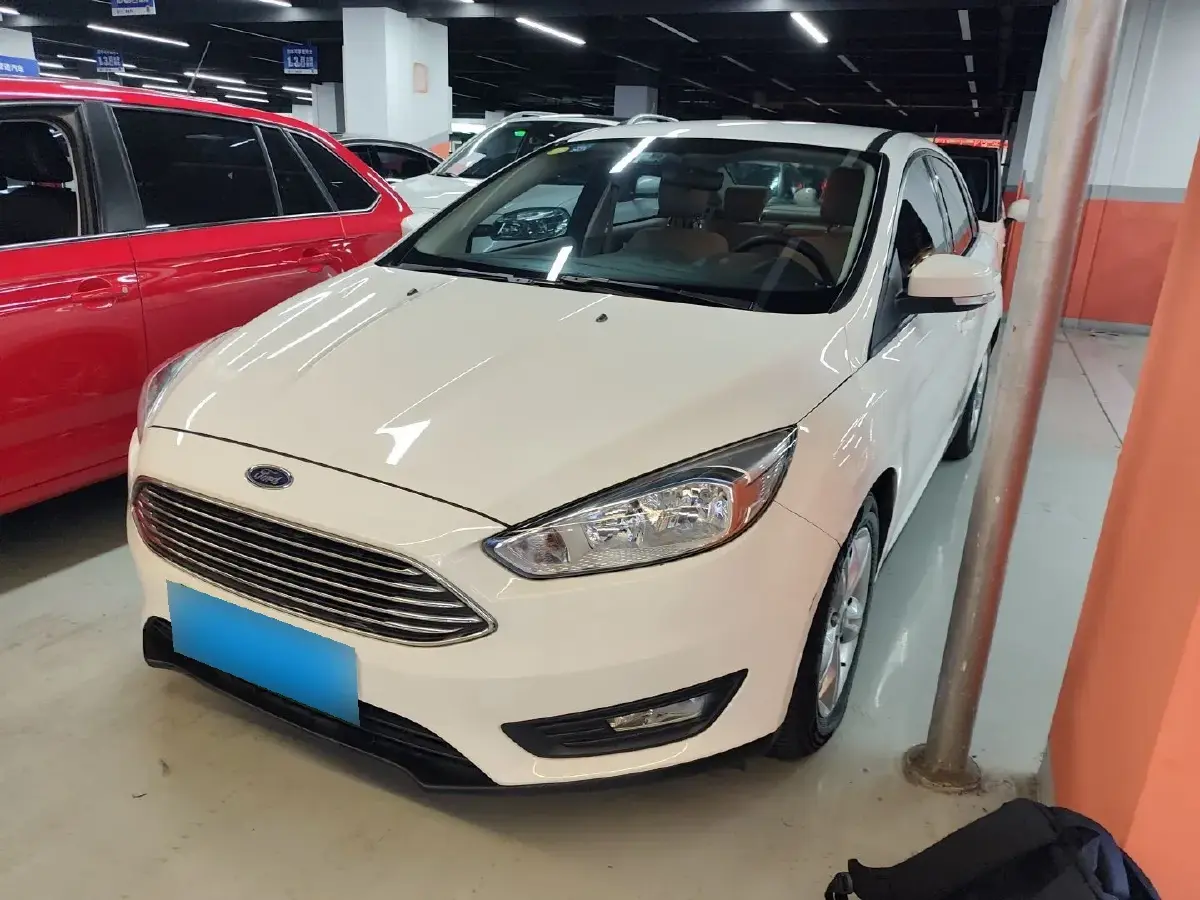 2015 Ford Focus 1.6L 125HP L4 6DCT