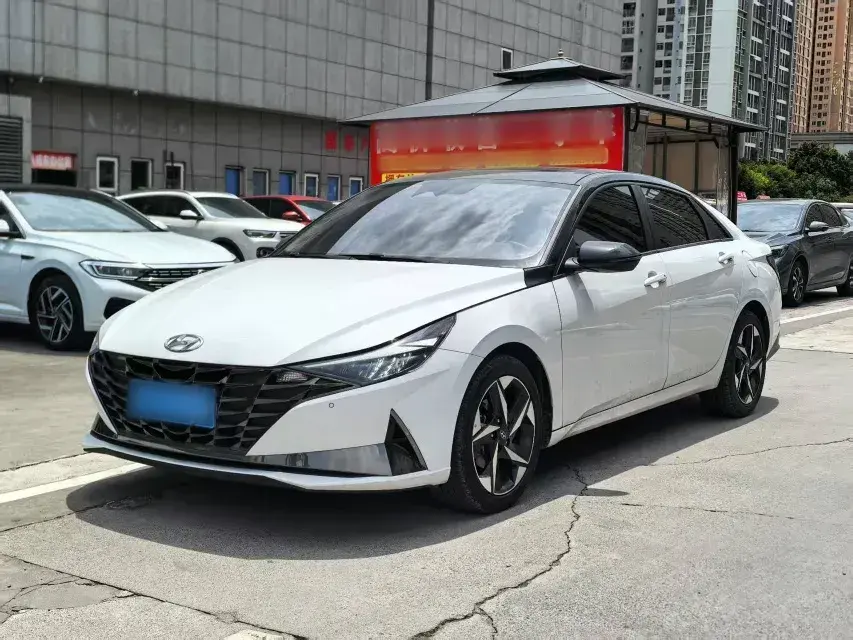 2022 Hyundai Elantra 1.5L 115HP L4 CVT