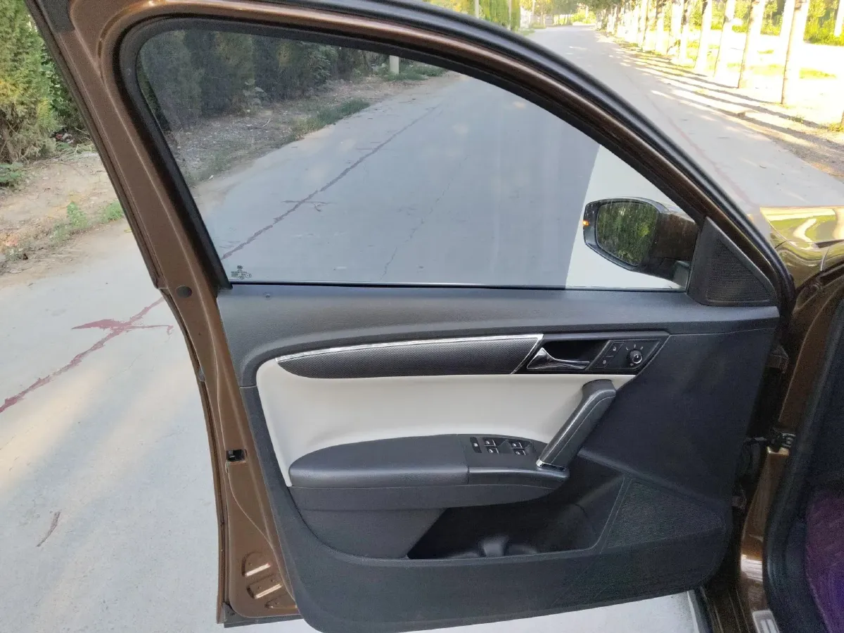 2014 Volkswagen Cross Lavida 1.4T 131HP L4 7DCT,autocango,china used car exporter,china ev exporter,chinese used car exporter,chinese used ev exporter