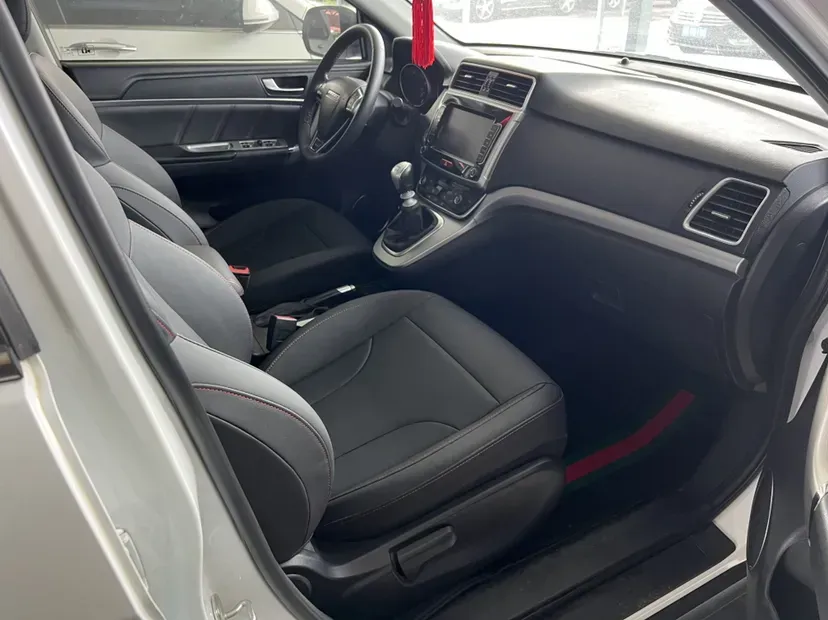 2019 Haval M6 1.5T 150HP L4 6MT,autocango,china used car exporter,china ev exporter,chinese used car exporter,chinese used ev exporter