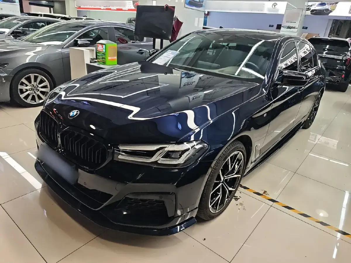 2023 BMW 5 Series 2.0T 245HP L4 8AT