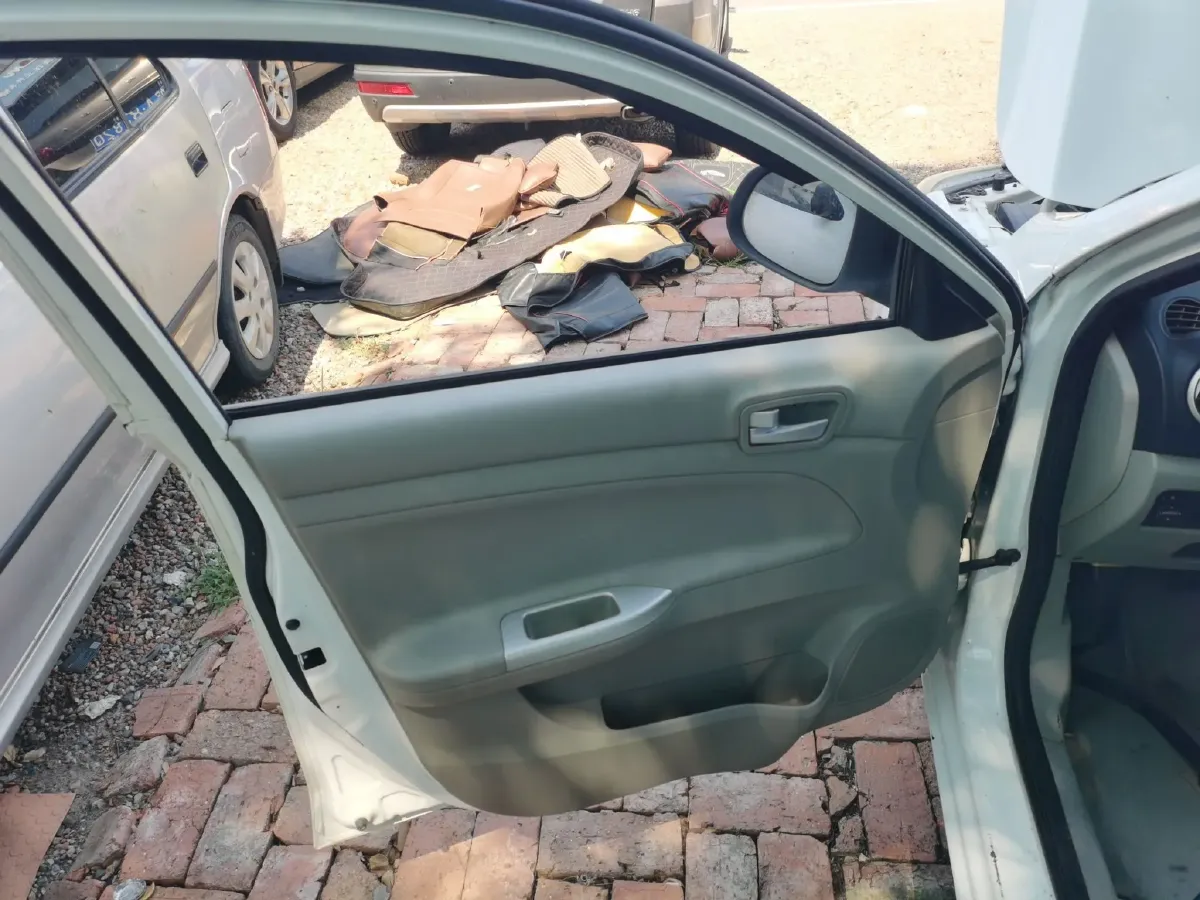 2015 ChangAn Alsvin V3 1.4L 101HP L4 5MT,autocango,china used car exporter,china ev exporter,chinese used car exporter,chinese used ev exporter