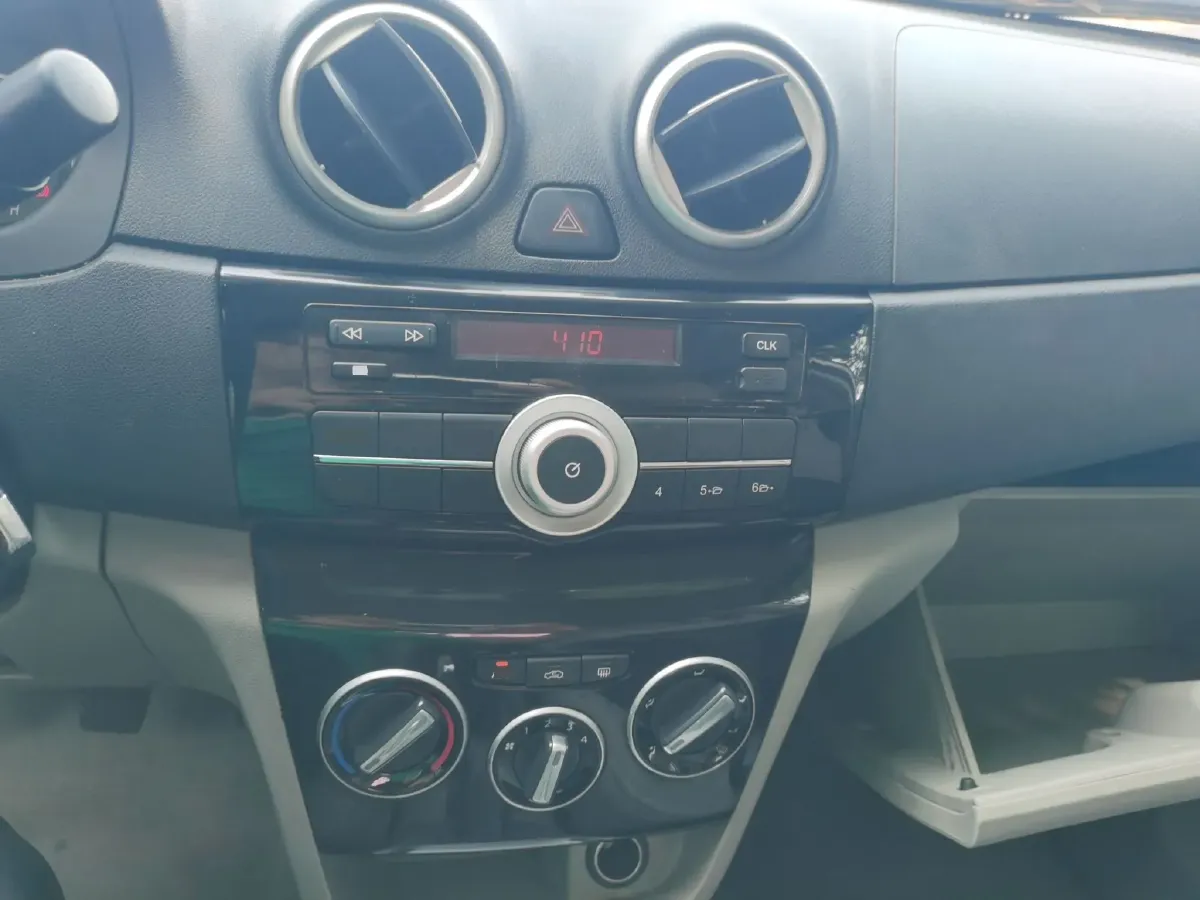 2015 ChangAn Alsvin V3 1.4L 101HP L4 5MT,autocango,china used car exporter,china ev exporter,chinese used car exporter,chinese used ev exporter