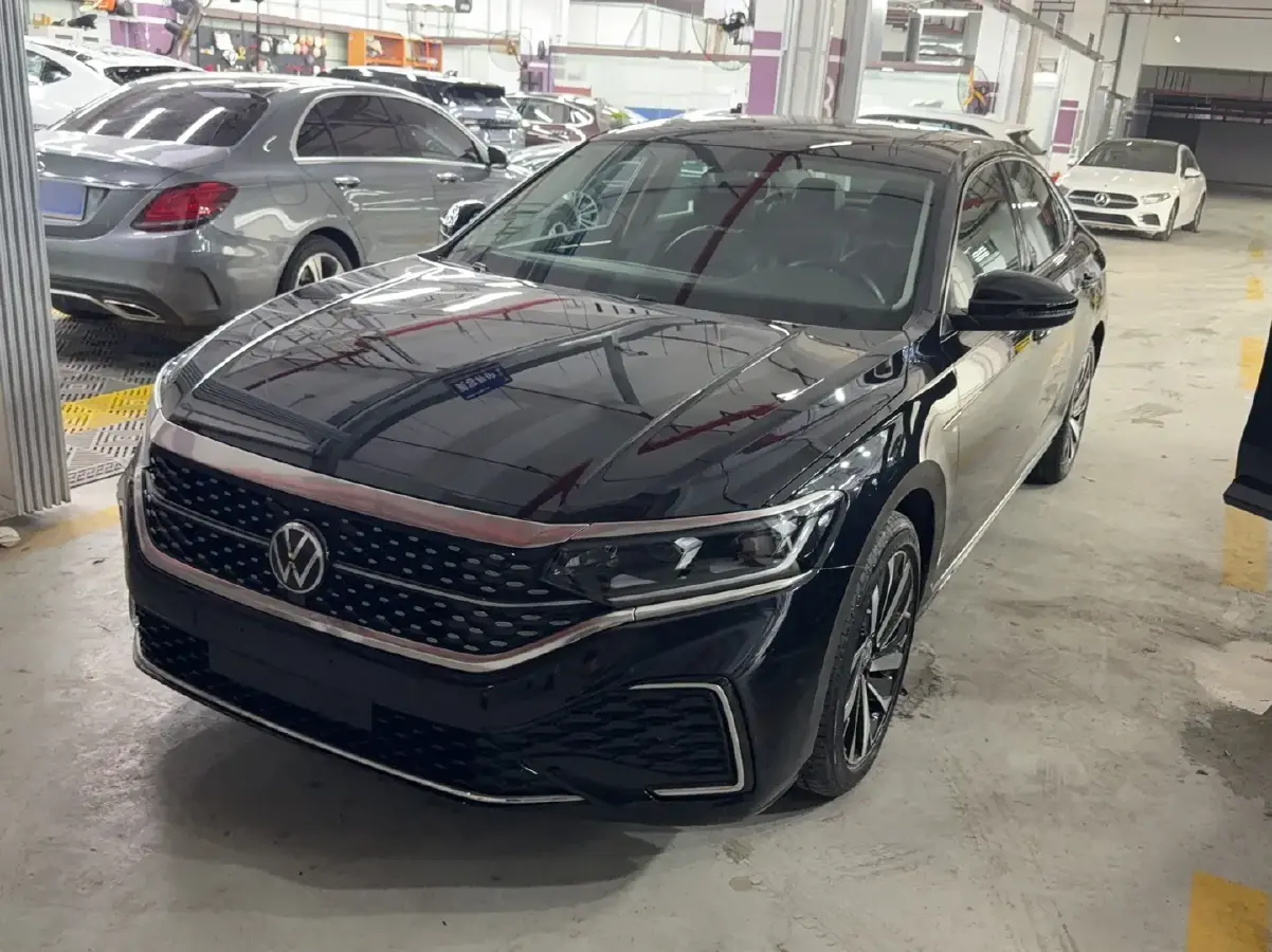 2022 Volkswagen Passat 2.0T 186HP L4 7DCT