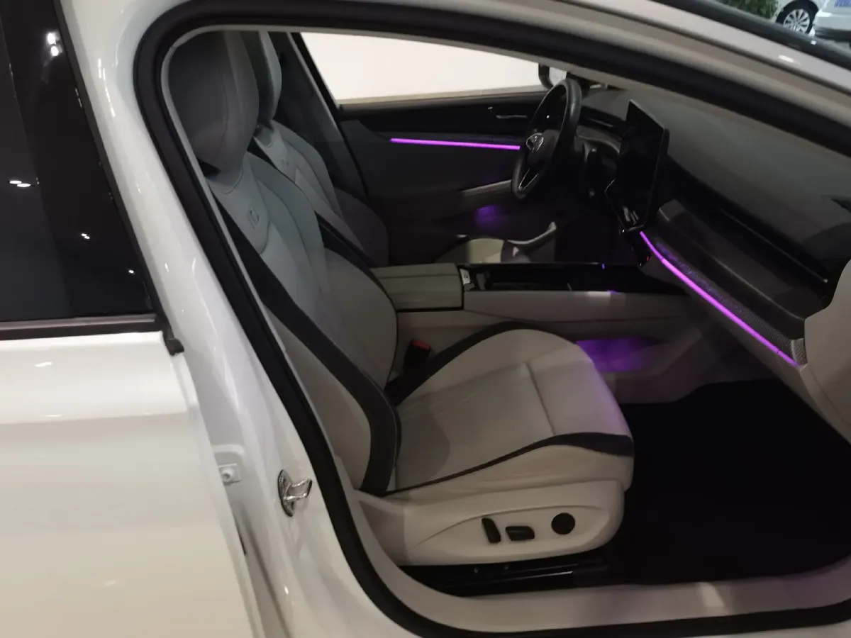 2024 Volkswagen ID.7 Vizzion BEV 84.8KWH,autocango,china used car exporter,china ev exporter,chinese used car exporter,chinese used ev exporter