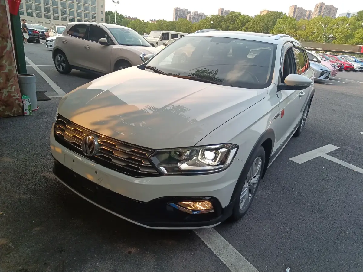 2018 Volkswagen C-Trek 1.5L 110HP L4 6AT