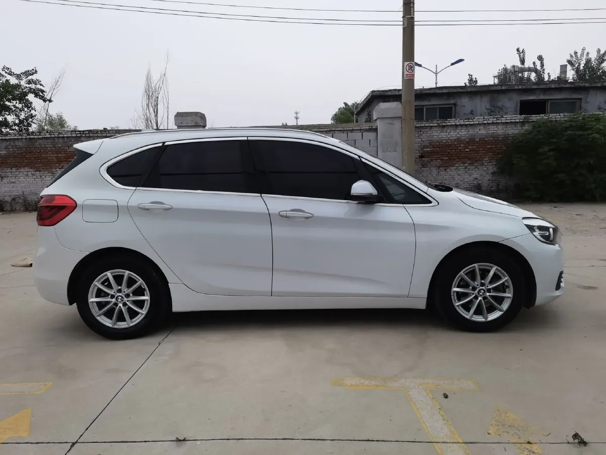 2016 BMW 2 Series Wagon 1.5T 136HP L3 6AT,autocango,china used car exporter,china ev exporter,chinese used car exporter,chinese used ev exporter