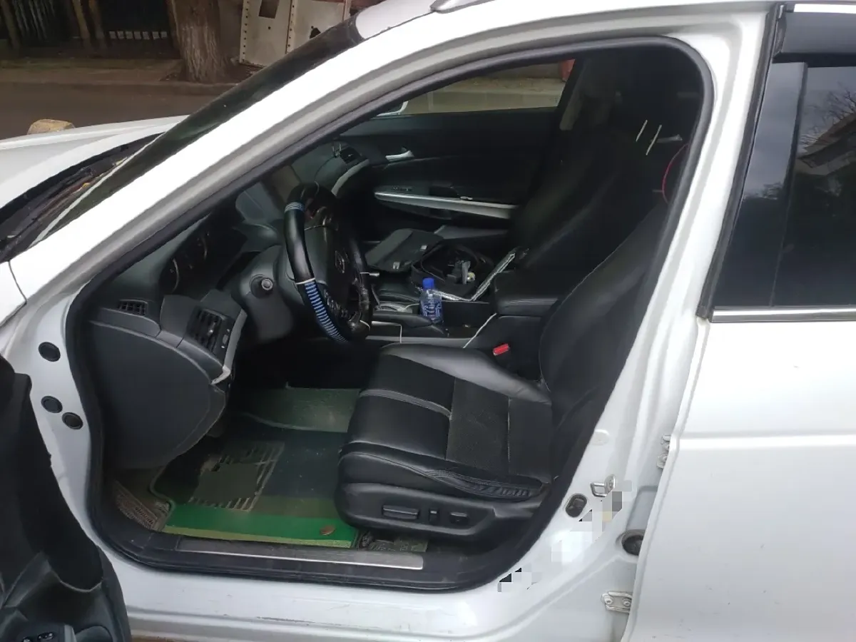 2014 Honda Crosstour 2.4L 197HP L4 5AT,autocango,china used car exporter,china ev exporter,chinese used car exporter,chinese used ev exporter