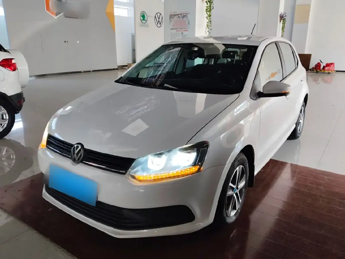 2016 Volkswagen Polo 1.4L 90HP L4 5MT