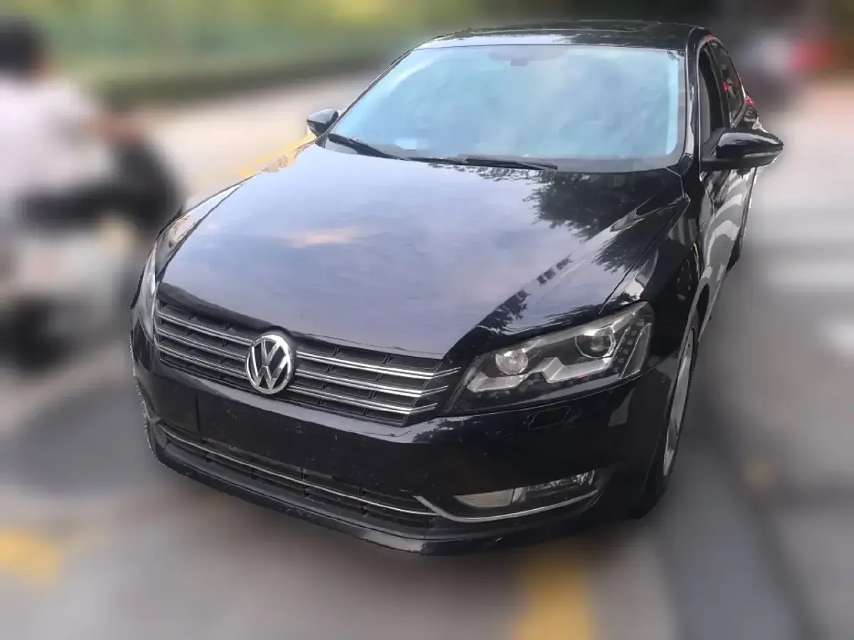 2015 Volkswagen Passat 2.0T 200HP L4 6DCT