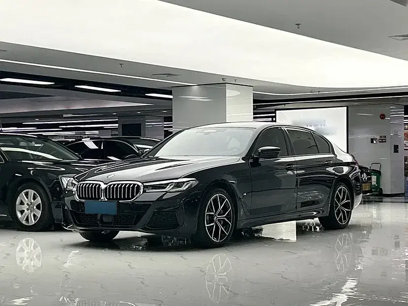 2022 BMW 5 Series 2.0T 252HP L4 8AT