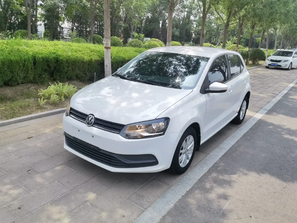 2016 Volkswagen Polo 1.4L 90HP L4 5MT