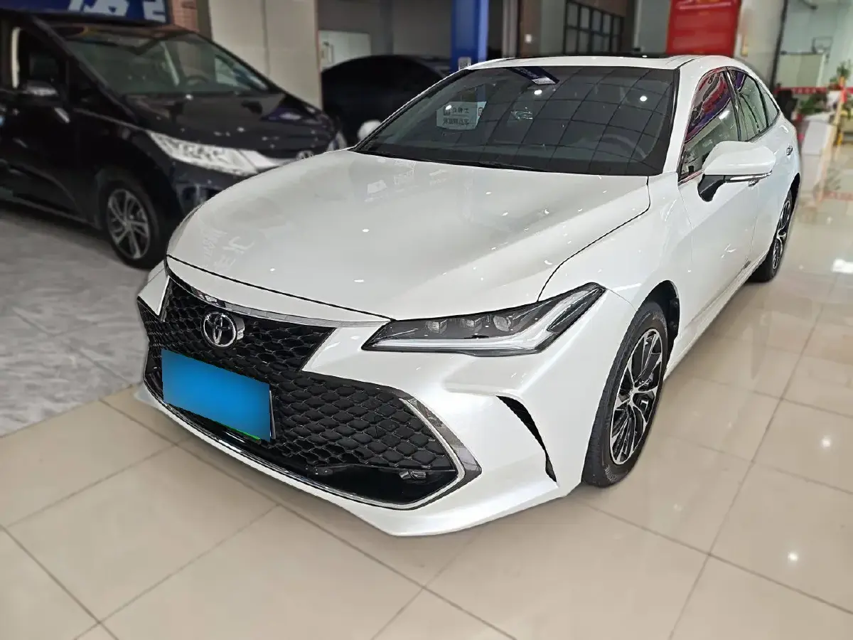 2022 Toyota Avalon 2.5L 209HP L4 8AT