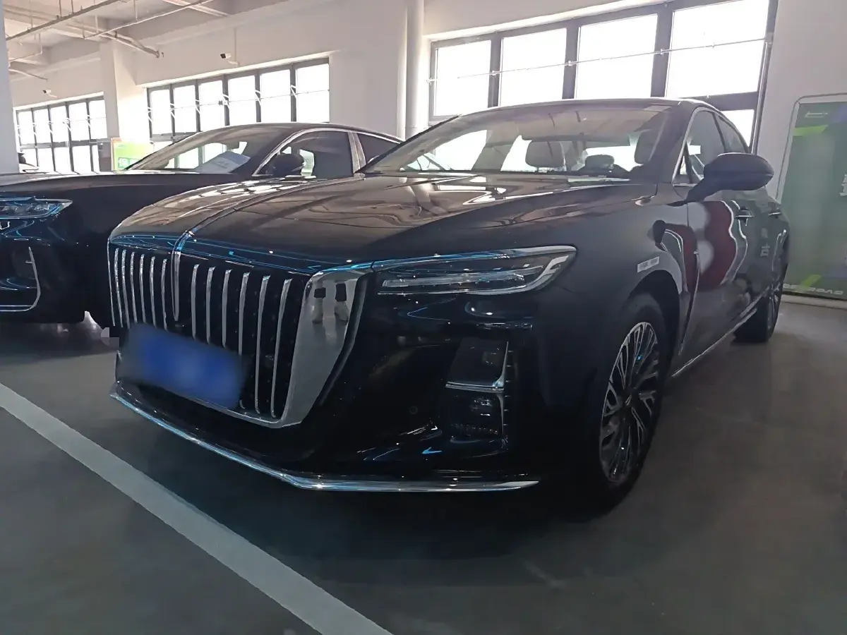 2025 HongQi H5 2.0T 224HP L4 8AT