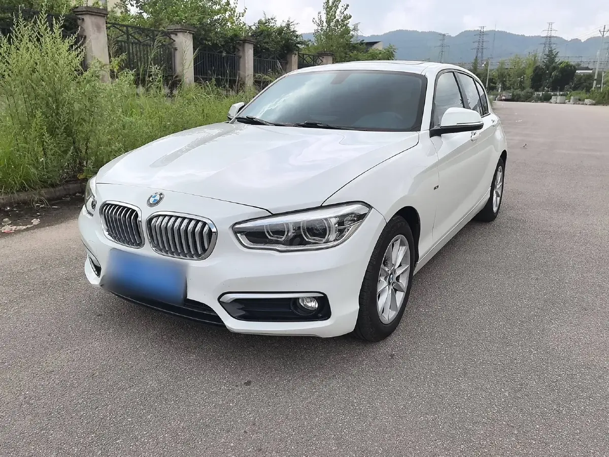 2015 BMW 1 Series 1.6T 136HP L4 8AT