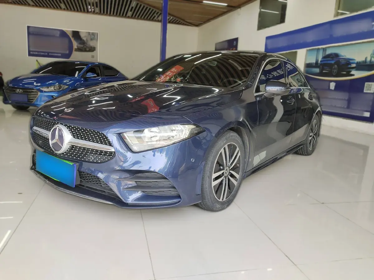 2019 Mercedes-Benz A Class 1.3T 136HP L4 7DCT