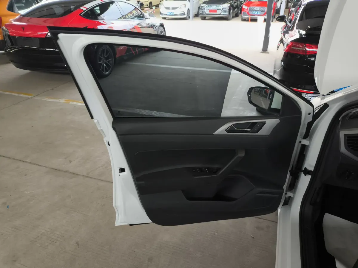 2021 Volkswagen Polo 1.5L 113HP L4 6AT,autocango,china used car exporter,china ev exporter,chinese used car exporter,chinese used ev exporter