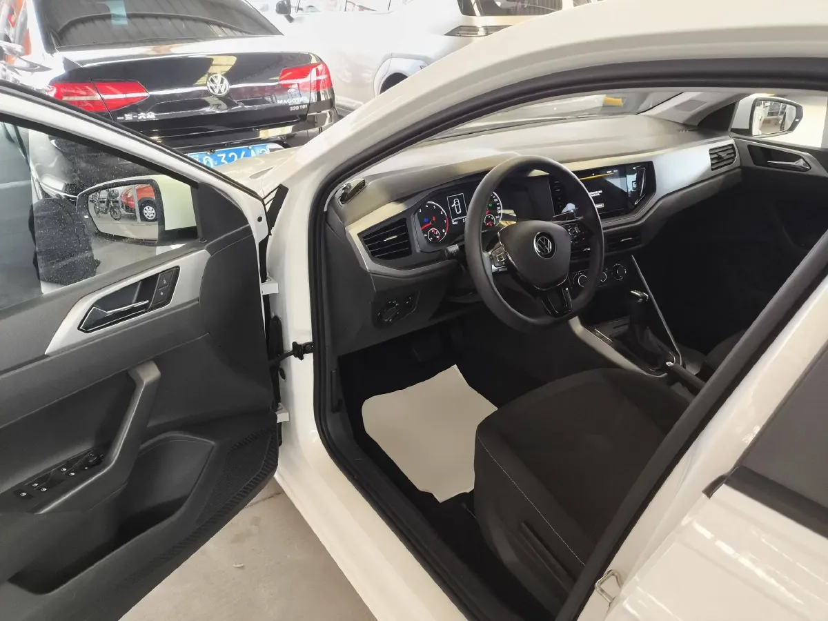 2021 Volkswagen Polo 1.5L 113HP L4 6AT,autocango,china used car exporter,china ev exporter,chinese used car exporter,chinese used ev exporter