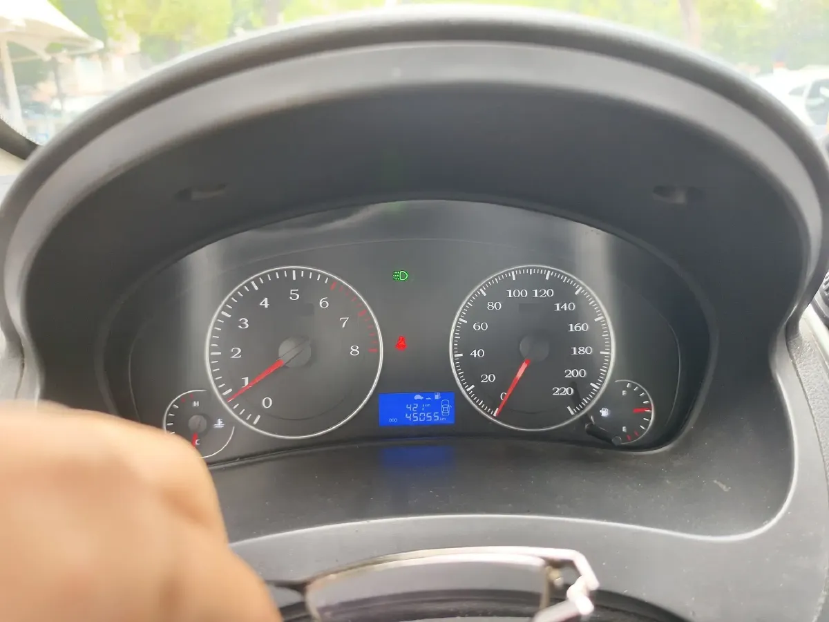 2017 Geely KingKong 1.5L 94HP L4 5MT,autocango,china used car exporter,china ev exporter,chinese used car exporter,chinese used ev exporter