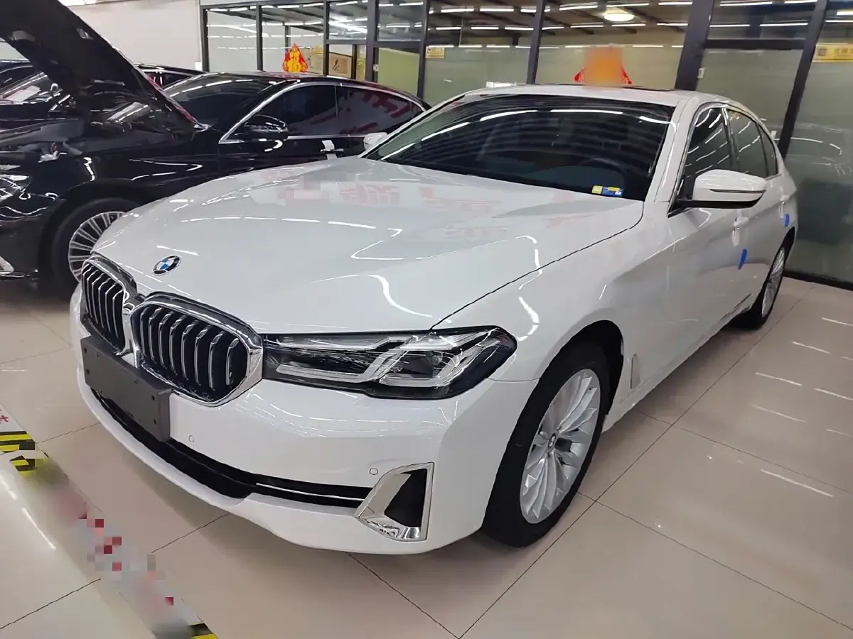 2022 BMW 5 Series 2.0T 184HP L4 8AT