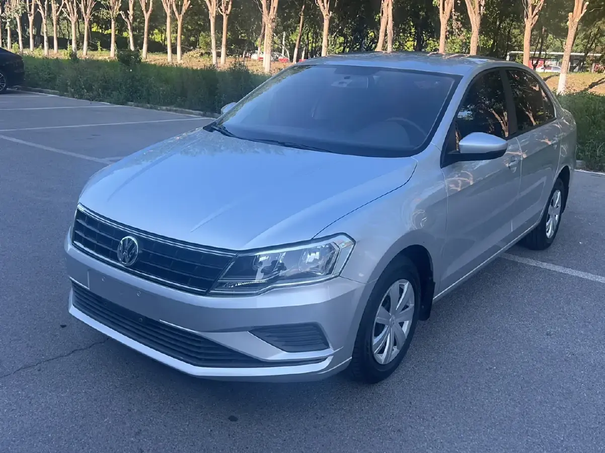 2017 Volkswagen Jetta 1.4L 90HP L4 5MT