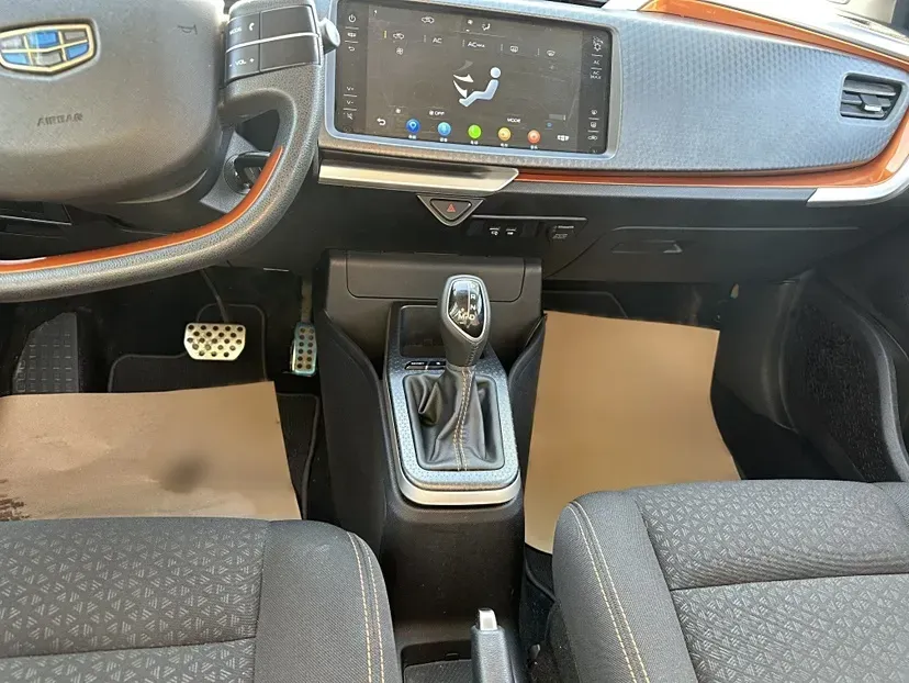 2017 Geely Vision X1 1.3L 88HP L4 4AT,autocango,china used car exporter,china ev exporter,chinese used car exporter,chinese used ev exporter