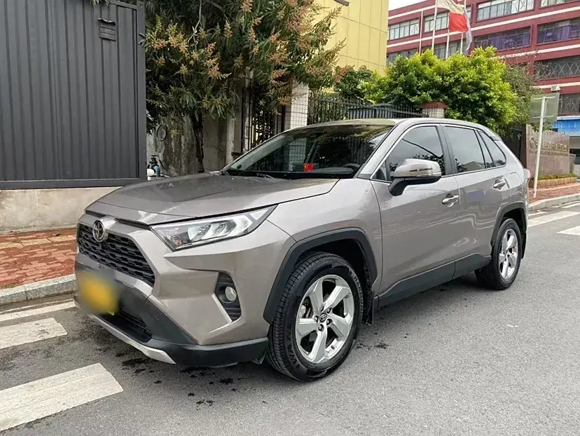 2021 Toyota RAV4 2.0L 171HP L4 CVT