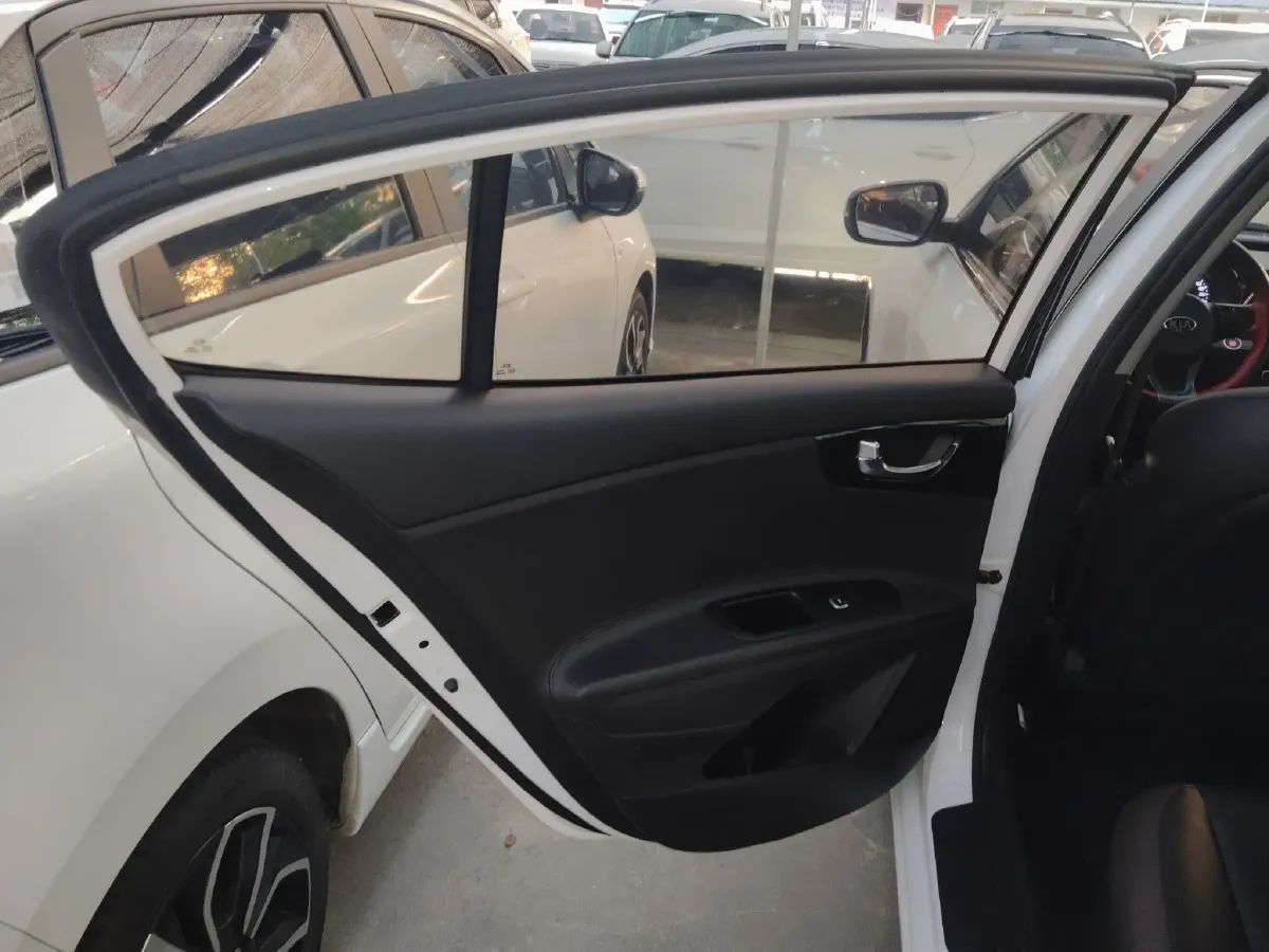 2017 Kia Cachet 1.8L 143HP L4 6AT,autocango,china used car exporter,china ev exporter,chinese used car exporter,chinese used ev exporter