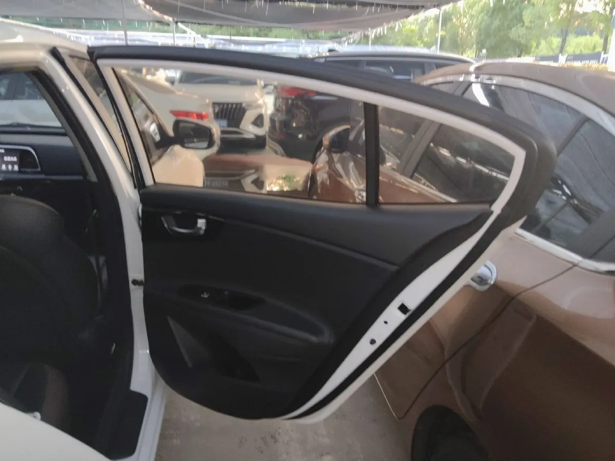 2017 Kia Cachet 1.8L 143HP L4 6AT,autocango,china used car exporter,china ev exporter,chinese used car exporter,chinese used ev exporter