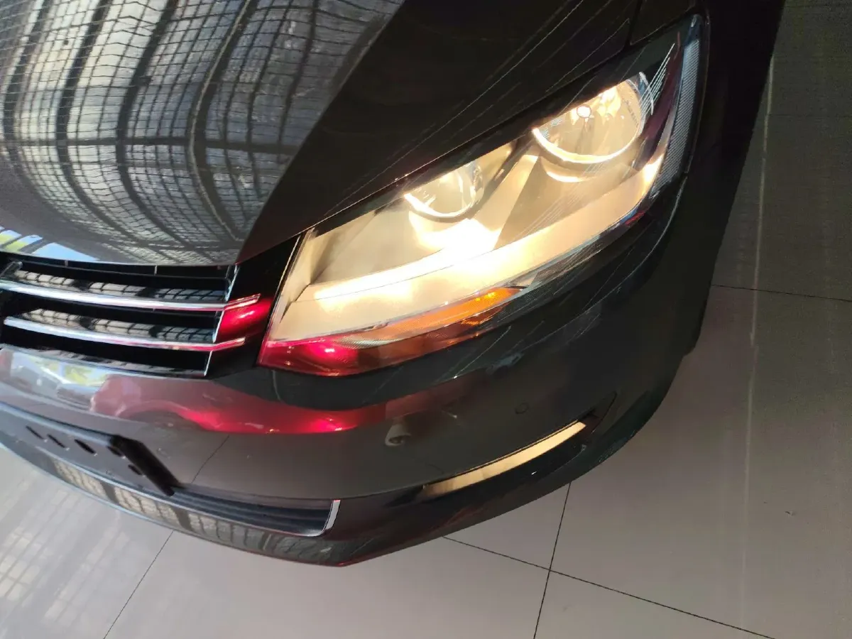 2018 Volkswagen Sharan 2.0T 220HP L4 6DCT,autocango,china used car exporter,china ev exporter,chinese used car exporter,chinese used ev exporter