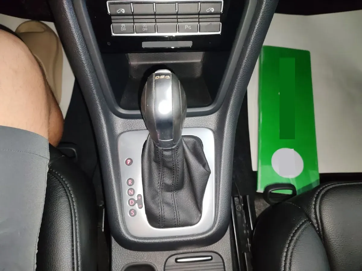 2018 Volkswagen Sharan 2.0T 220HP L4 6DCT,autocango,china used car exporter,china ev exporter,chinese used car exporter,chinese used ev exporter