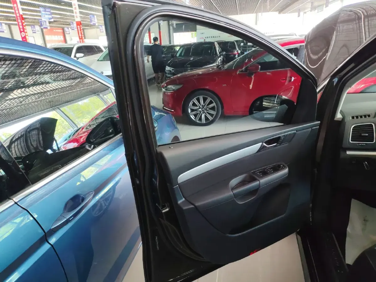 2018 Volkswagen Sharan 2.0T 220HP L4 6DCT,autocango,china used car exporter,china ev exporter,chinese used car exporter,chinese used ev exporter
