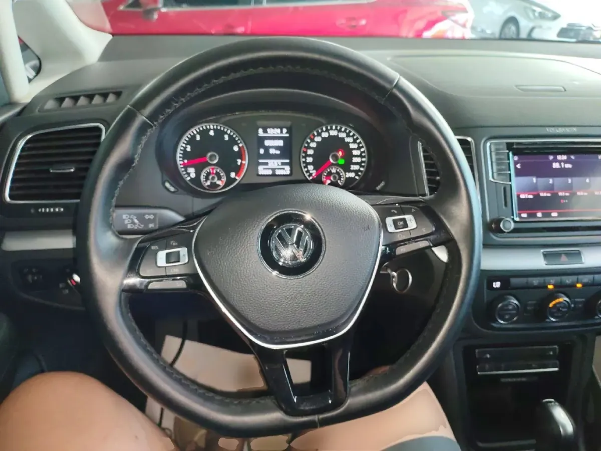 2018 Volkswagen Sharan 2.0T 220HP L4 6DCT,autocango,china used car exporter,china ev exporter,chinese used car exporter,chinese used ev exporter