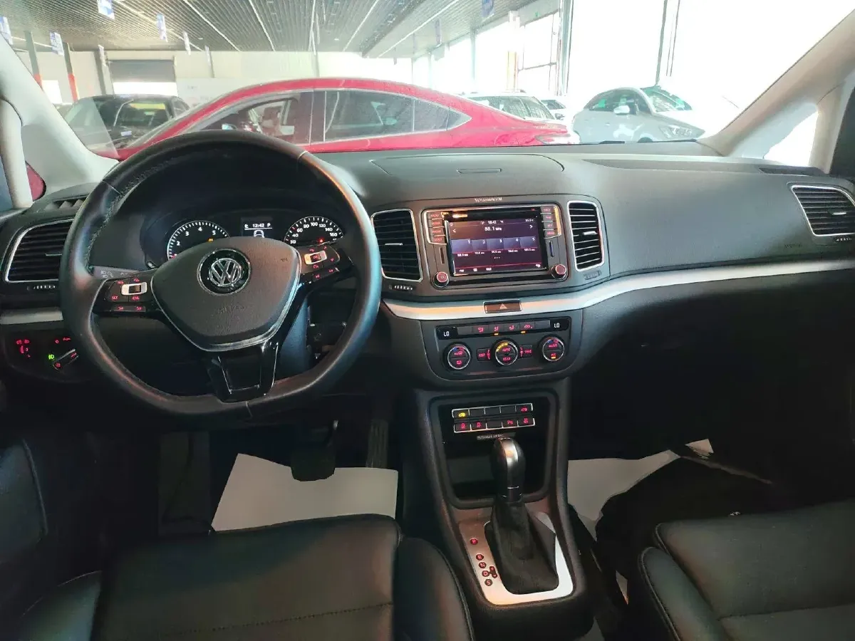 2018 Volkswagen Sharan 2.0T 220HP L4 6DCT,autocango,china used car exporter,china ev exporter,chinese used car exporter,chinese used ev exporter