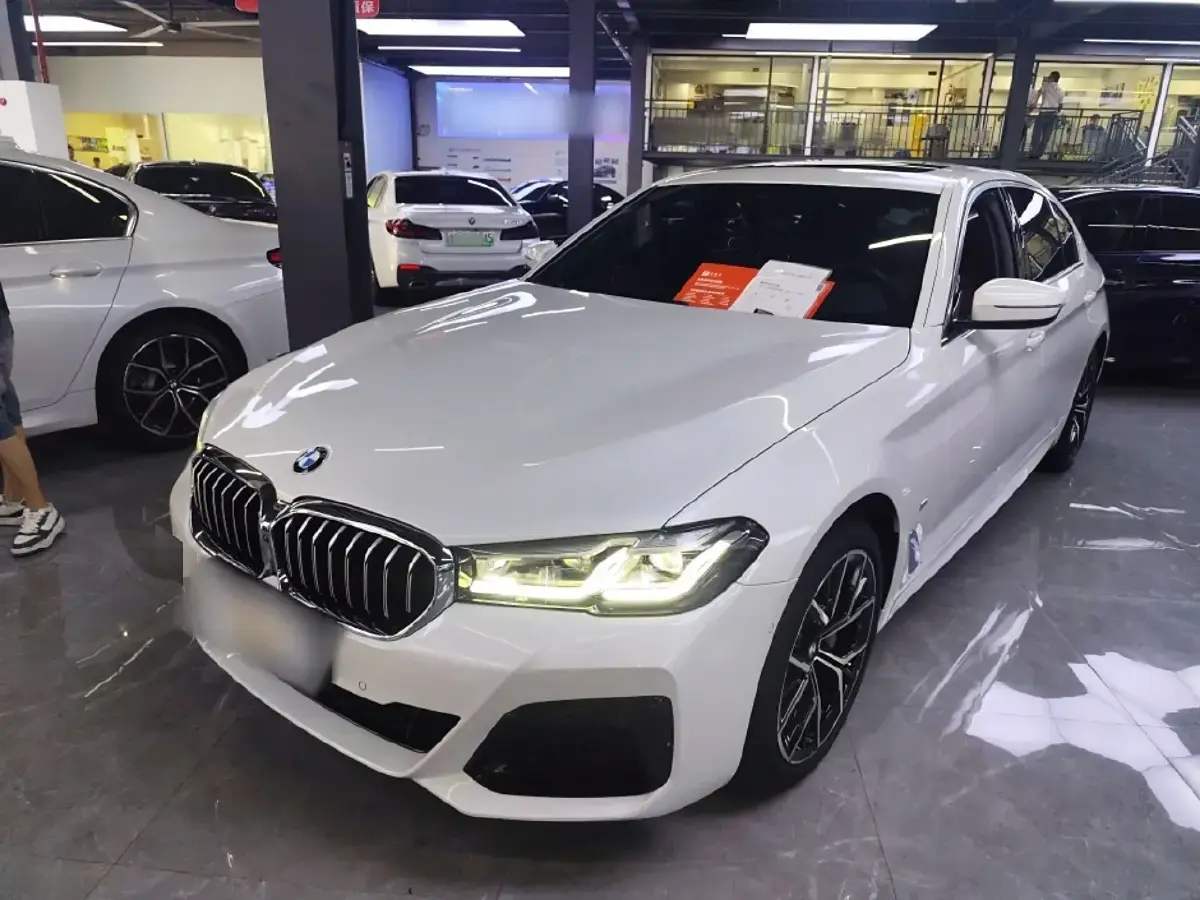 2022 BMW 5 Series 2.0T 252HP L4 8AT